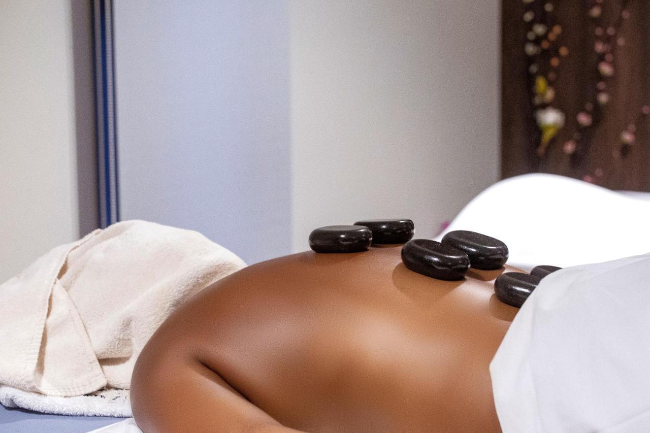Panafrica Hotel Boutique & Spa バタ エクステリア 写真