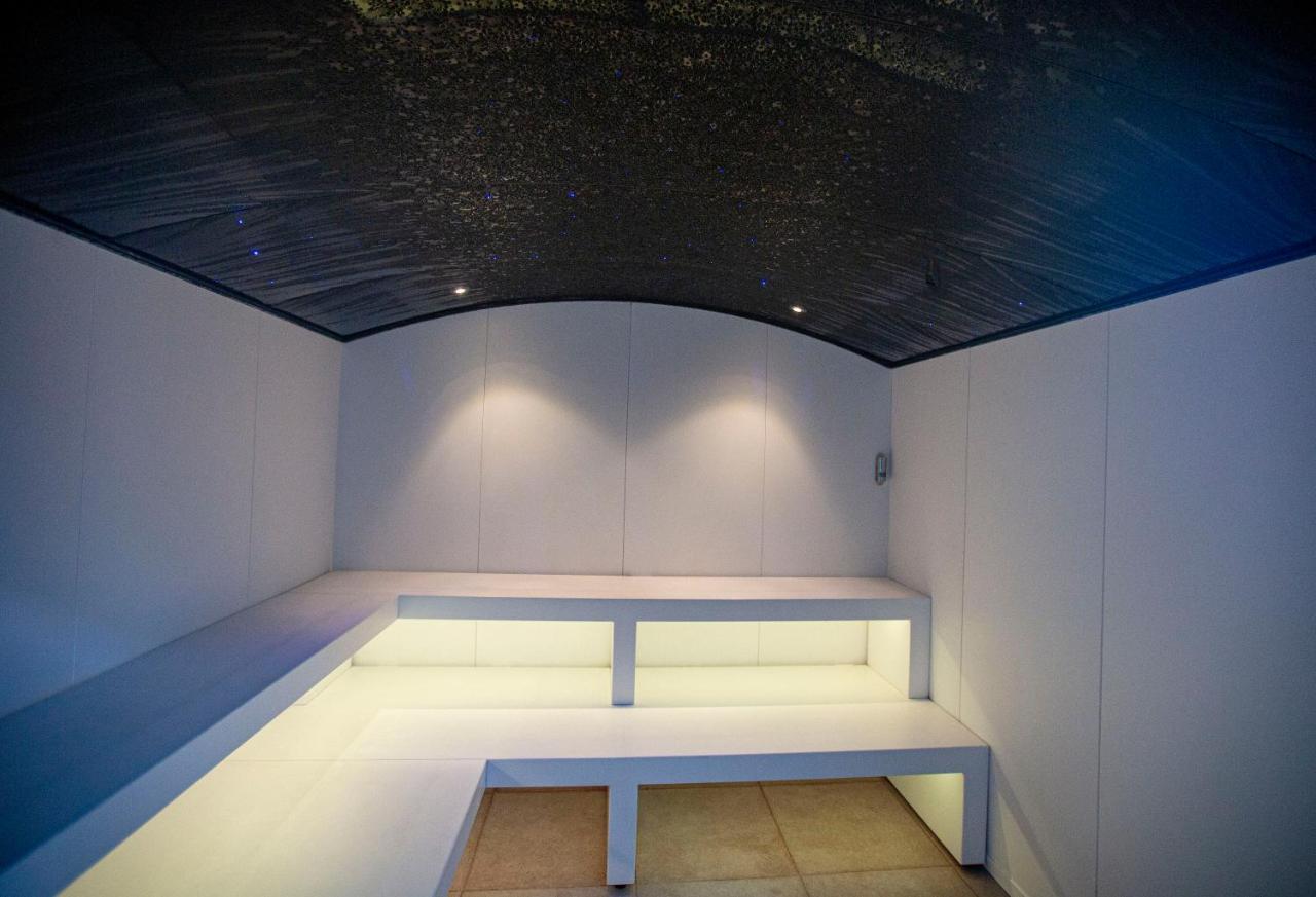 Panafrica Hotel Boutique & Spa バタ エクステリア 写真