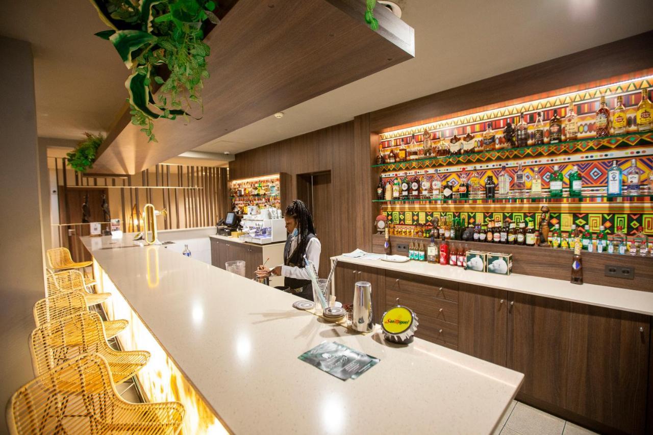 Panafrica Hotel Boutique & Spa バタ エクステリア 写真